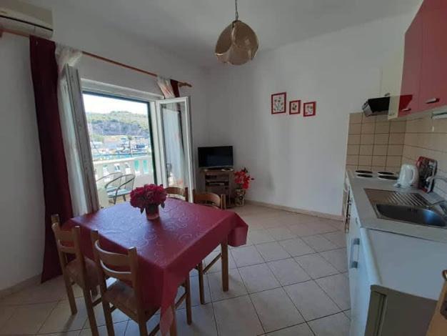 Apartmani Marta Marina Bagian luar foto