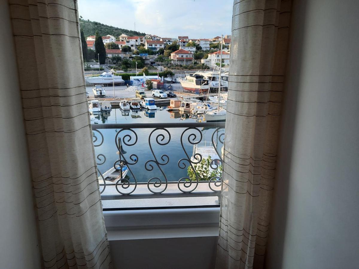 Apartmani Marta Marina Bagian luar foto