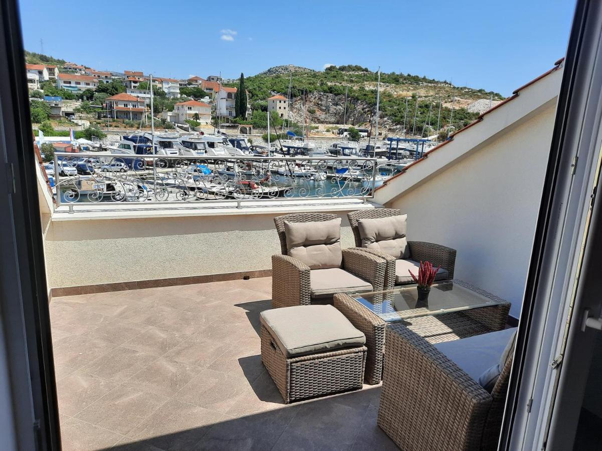Apartmani Marta Marina Bagian luar foto