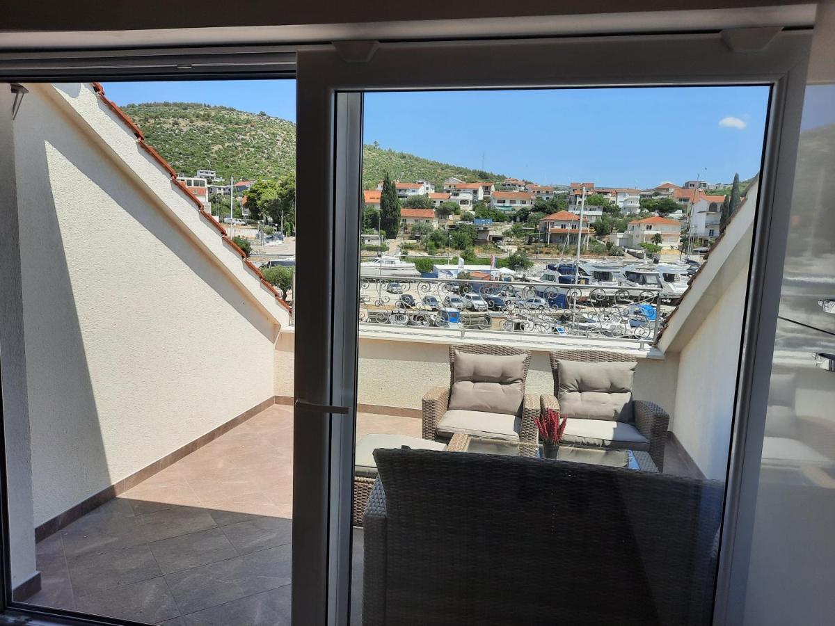 Apartmani Marta Marina Bagian luar foto
