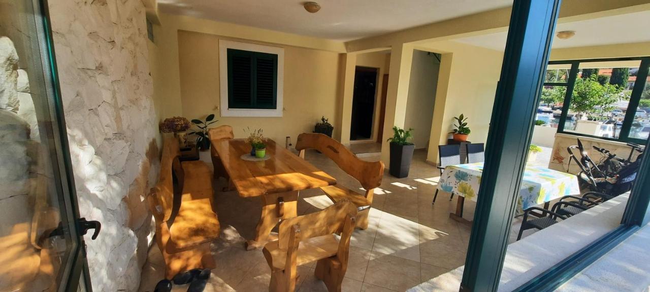 Apartmani Marta Marina Bagian luar foto